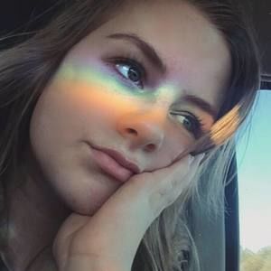 Meet your Posher, Caitlyn